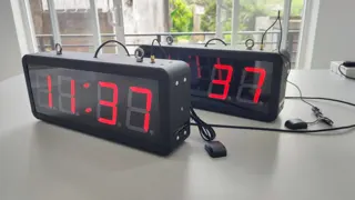 4-inch 4-digit double-sided GPS clock — photograph 3