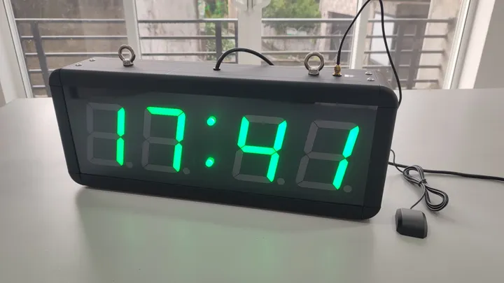 4-inch 4-digit double-sided GPS clock