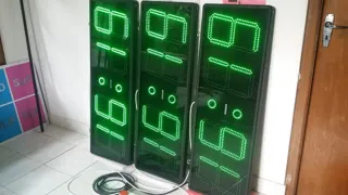 12-inch 4-digit GPS wall clock — photograph 11