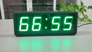 4-inch 4-digit swimming pace clock — photograph 1